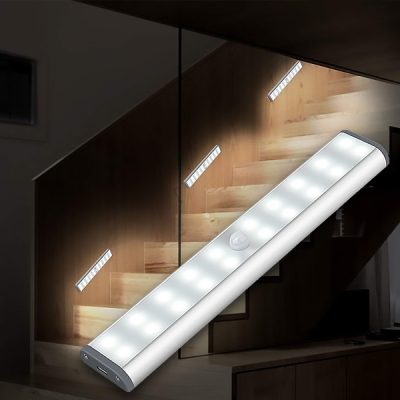 Luz LED inteligente com sensor de movimento para segurança | LUMICOM